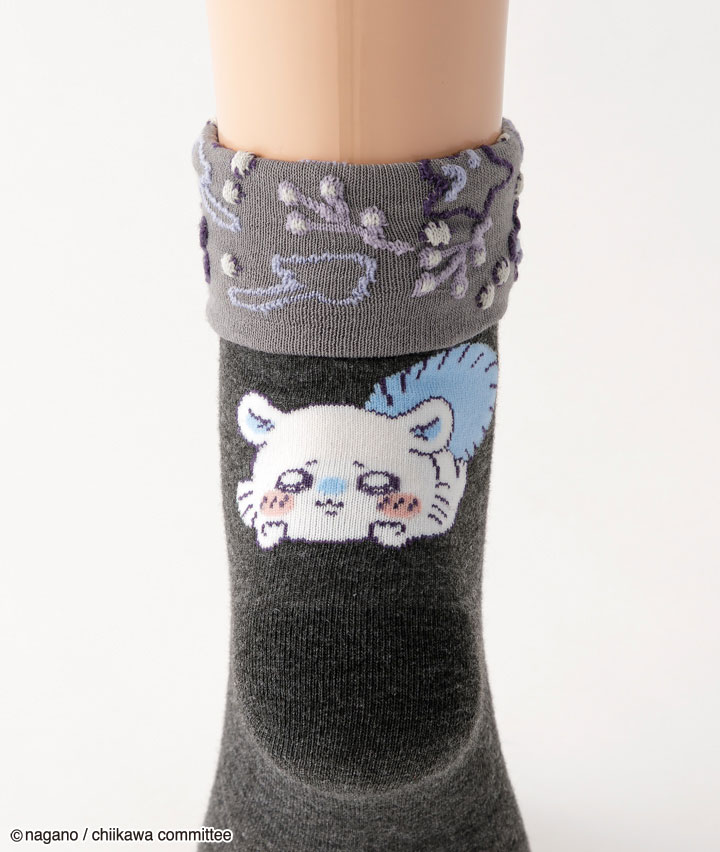 チャコルグレー