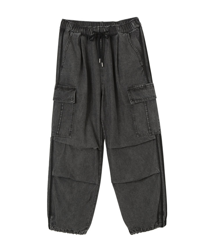 チャコルグレー