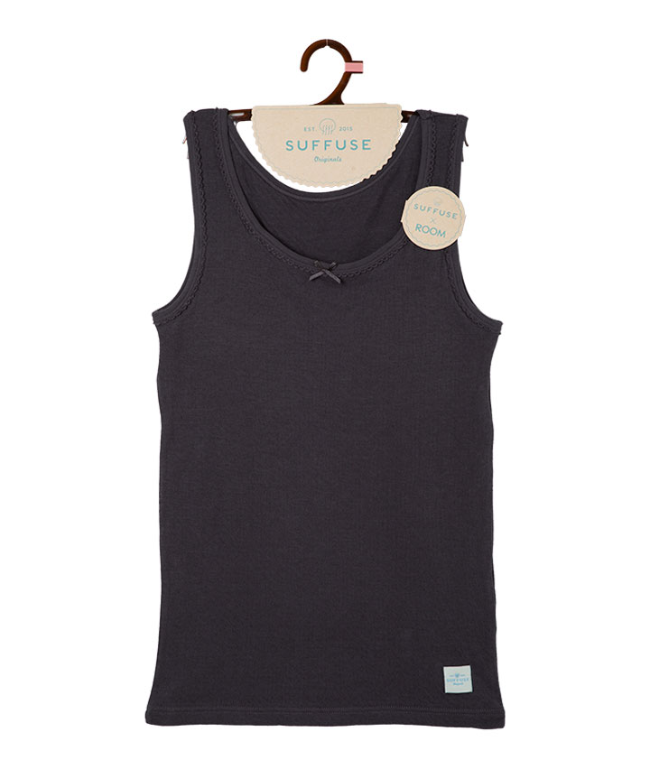 チャコルグレー