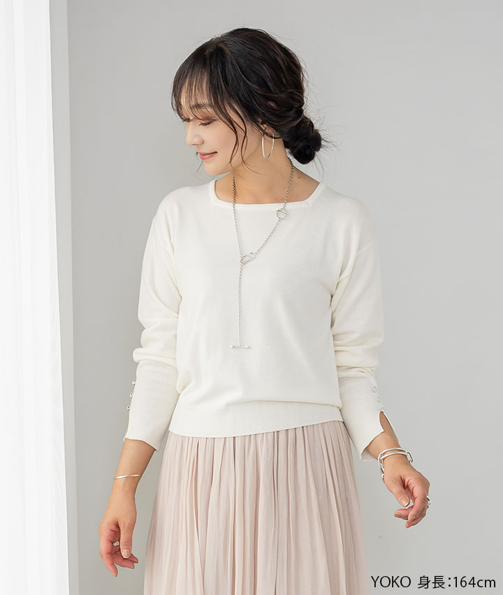 スクエアーネック袖ボタンニット