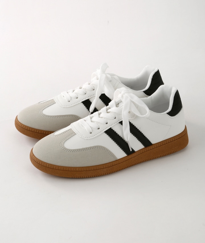 デザインスニーカー