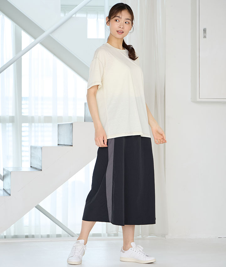 ライン入りスカート
