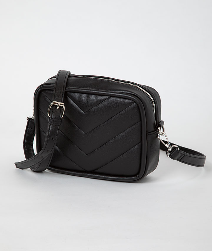 合皮スクエアショルダーバッグ