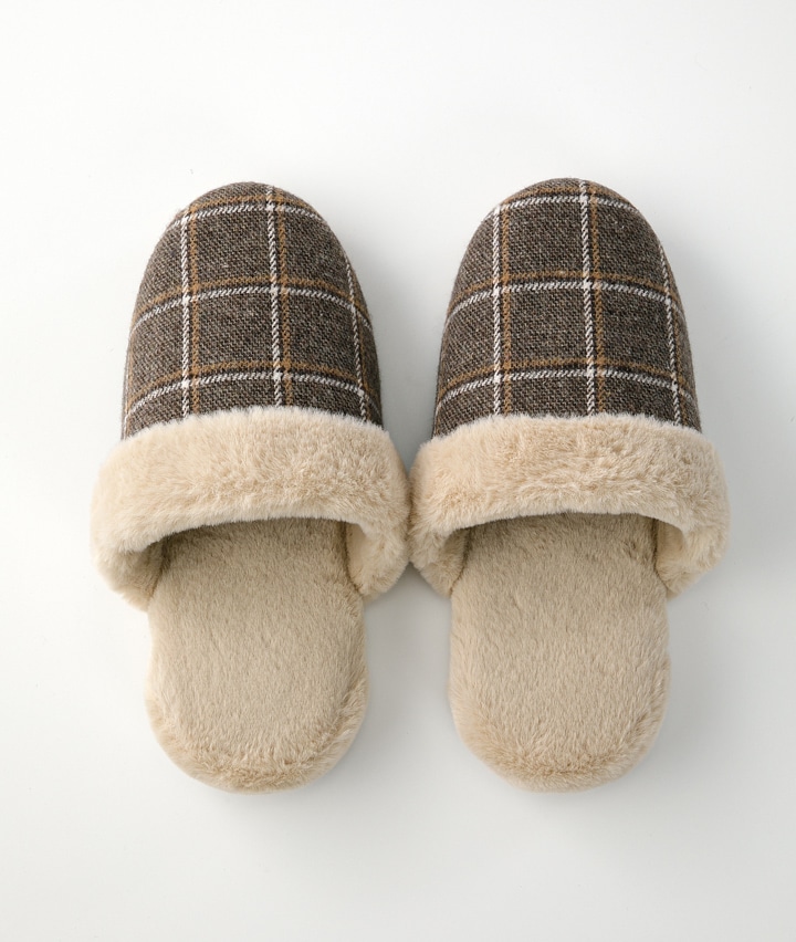 （ぐいっとかかとアップ）チェック柄ボアスリッパ　Ｍ