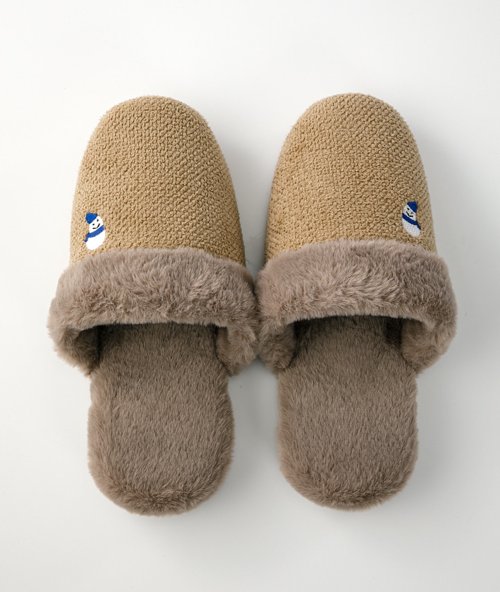 （ぐいっとかかとアップ）雪だるま柄ボアスリッパ　Ｌ