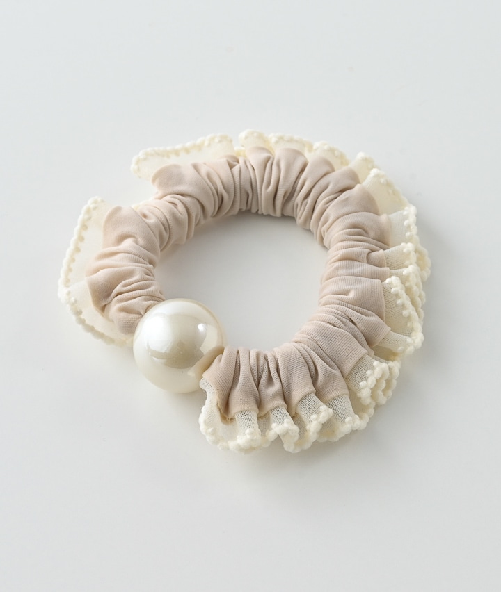 パールつきフリルシュシュ