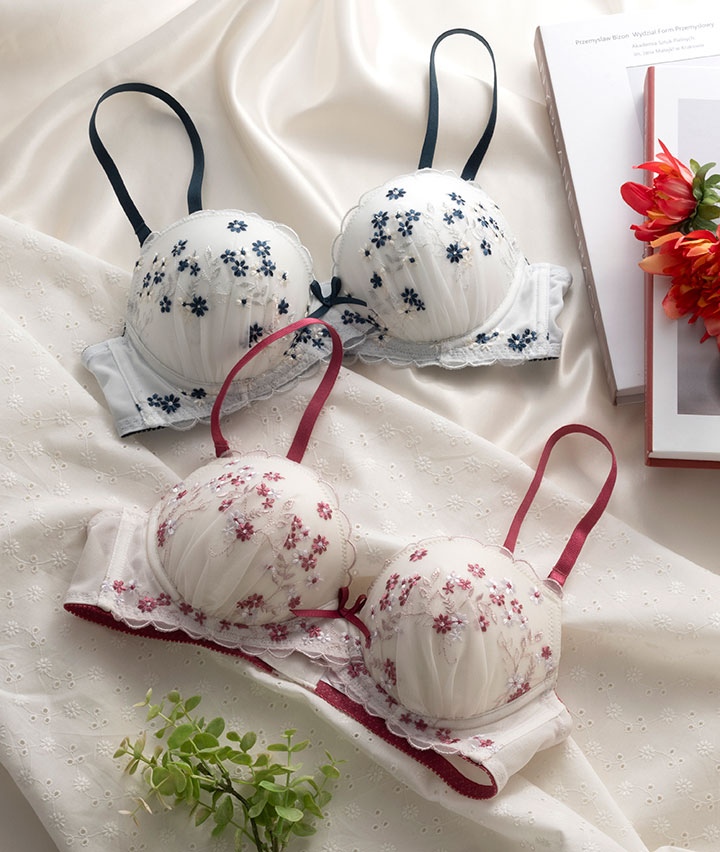 （ふんわりメイク）小花刺繍ノンワイヤーブラジャー